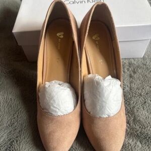 Calvin Klein Women's Tan Loafers